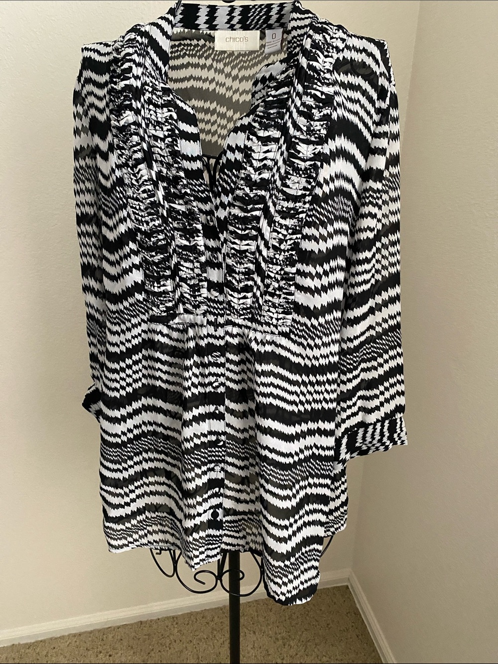 Chico's Black & White Zigzag Ruffle V-Neck Tunic